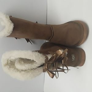 UGG Chestnut Classic Short Size 7 US